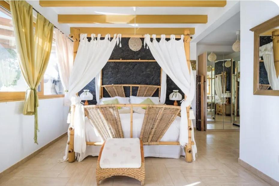 פלאיה בלנקה Villa La Isla By Rentaholidayslanzarote מראה חיצוני תמונה