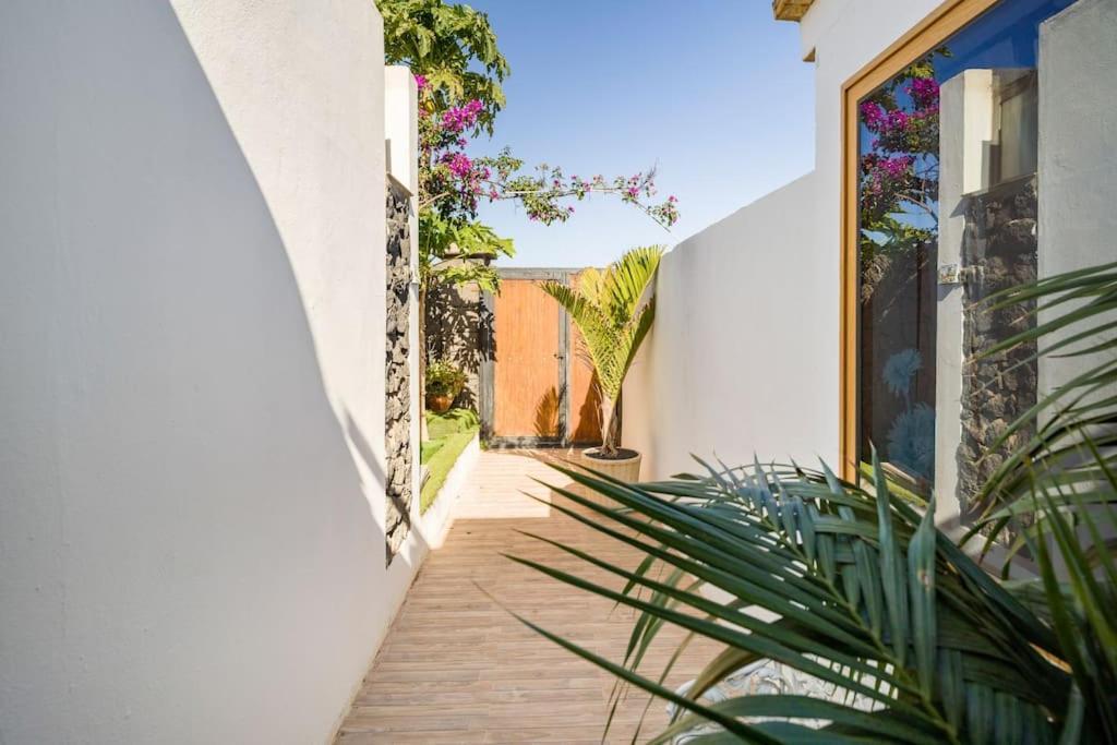 פלאיה בלנקה Villa La Isla By Rentaholidayslanzarote מראה חיצוני תמונה