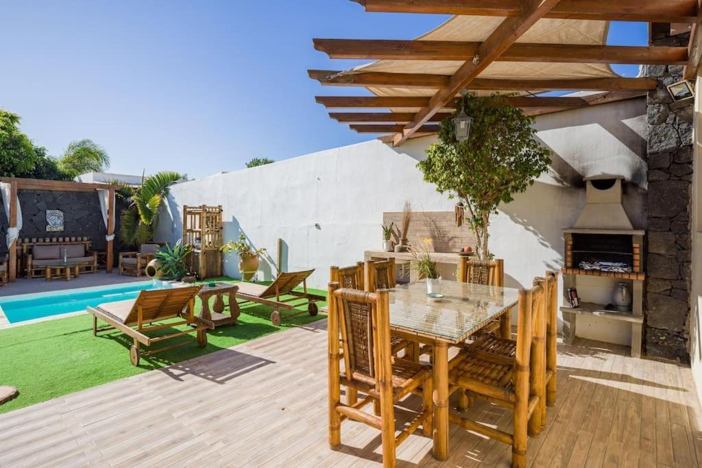 פלאיה בלנקה Villa La Isla By Rentaholidayslanzarote מראה חיצוני תמונה