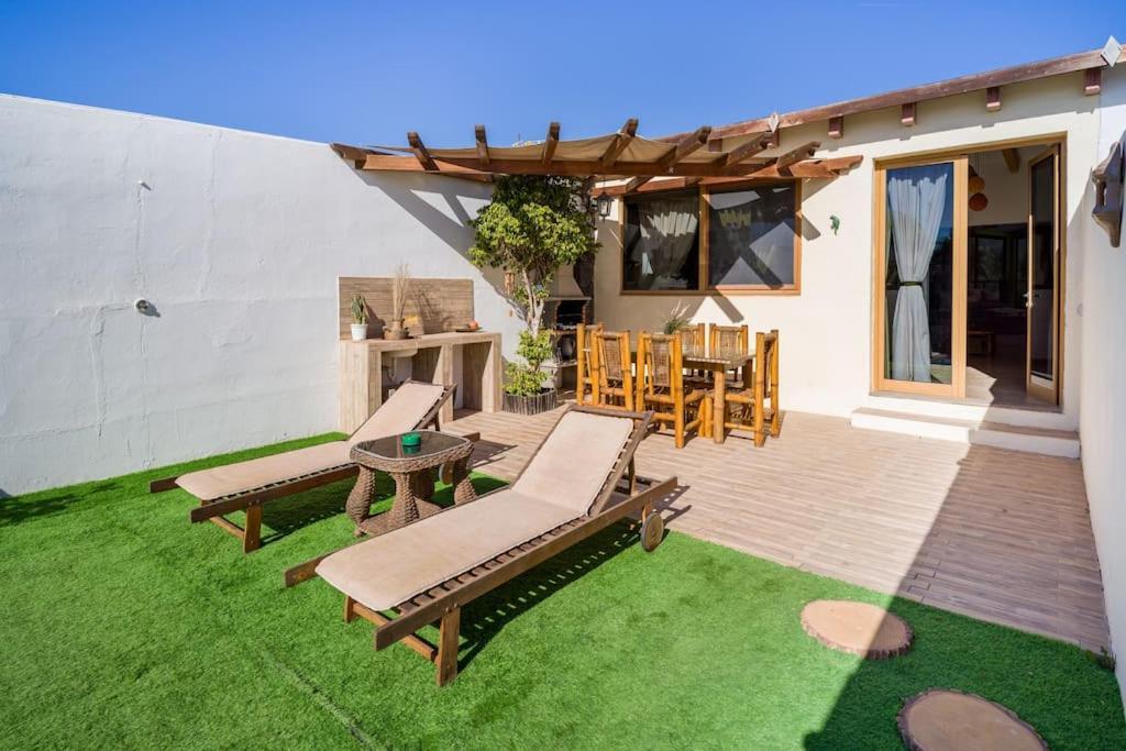 פלאיה בלנקה Villa La Isla By Rentaholidayslanzarote מראה חיצוני תמונה