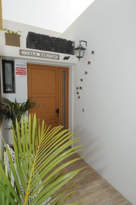 פלאיה בלנקה Villa La Isla By Rentaholidayslanzarote מראה חיצוני תמונה