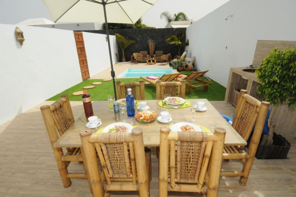 פלאיה בלנקה Villa La Isla By Rentaholidayslanzarote מראה חיצוני תמונה
