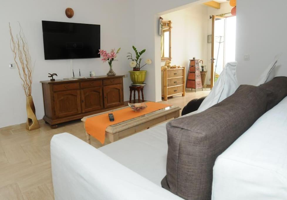 פלאיה בלנקה Villa La Isla By Rentaholidayslanzarote מראה חיצוני תמונה