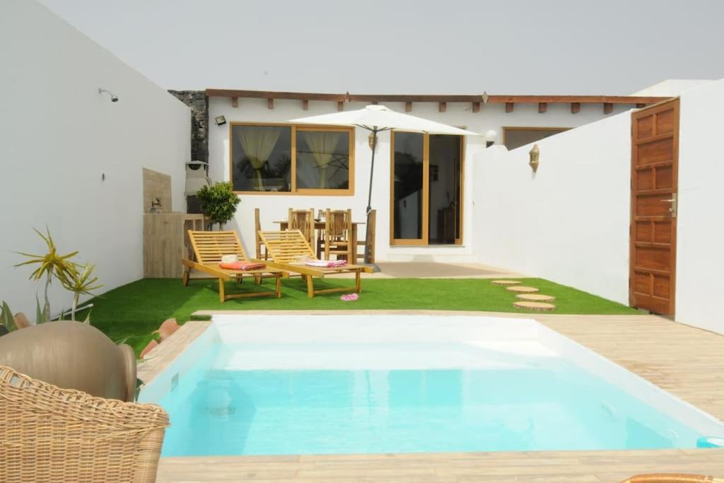 פלאיה בלנקה Villa La Isla By Rentaholidayslanzarote מראה חיצוני תמונה
