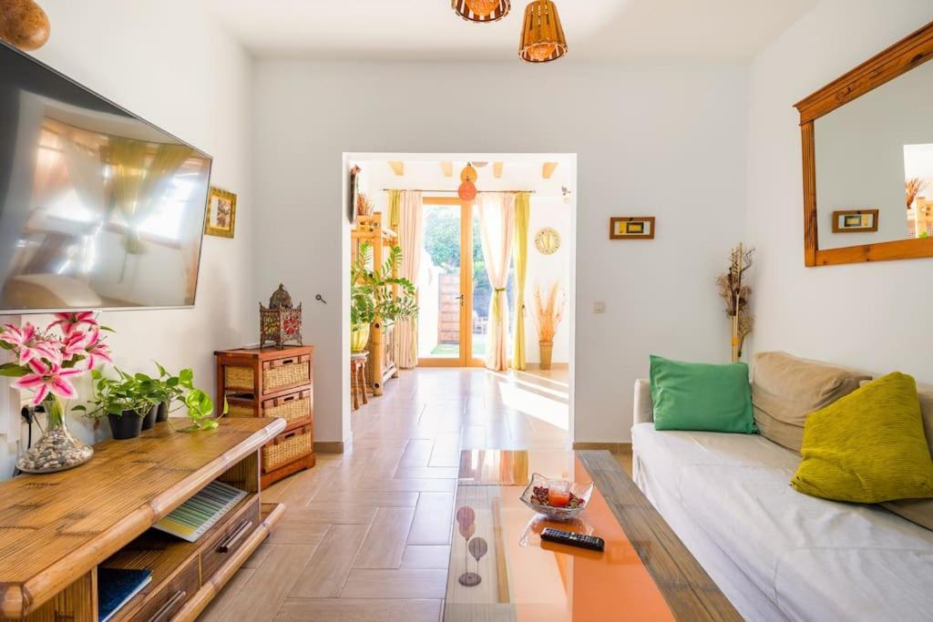 פלאיה בלנקה Villa La Isla By Rentaholidayslanzarote מראה חיצוני תמונה