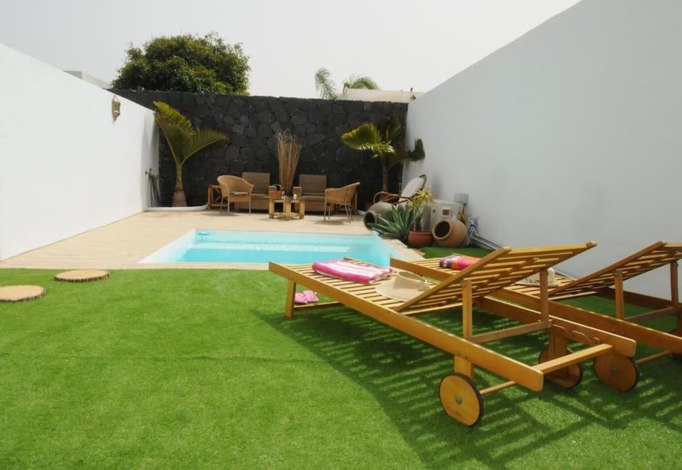פלאיה בלנקה Villa La Isla By Rentaholidayslanzarote מראה חיצוני תמונה